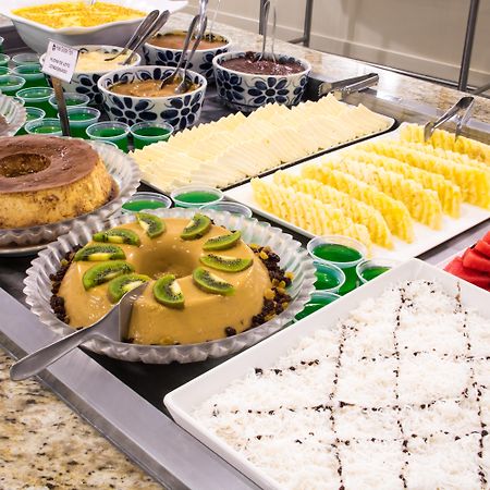 Golden Park All Inclusive Poços de Caldas Extérieur photo A dessert buffet