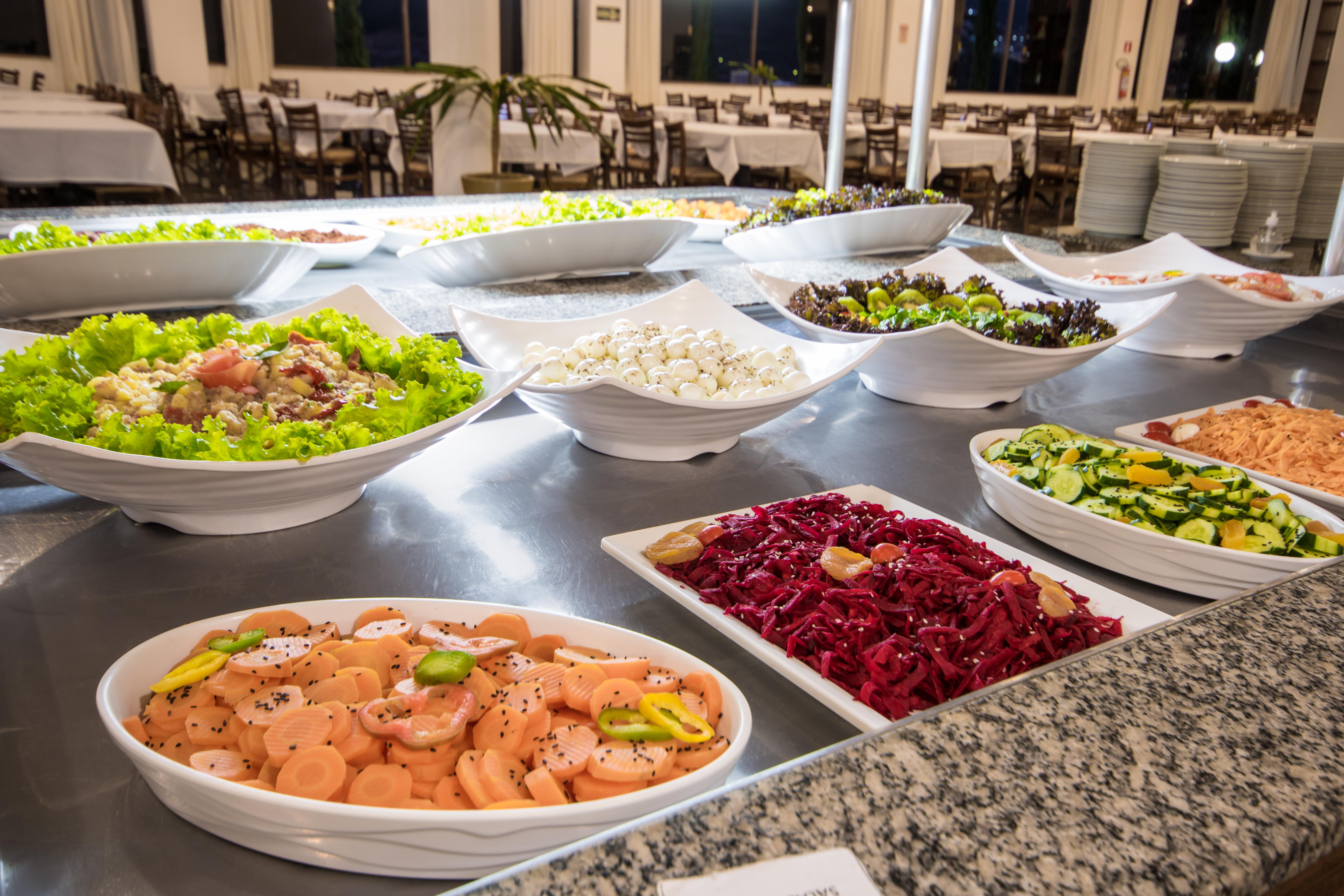 Golden Park All Inclusive Poços de Caldas Extérieur photo A salad bar