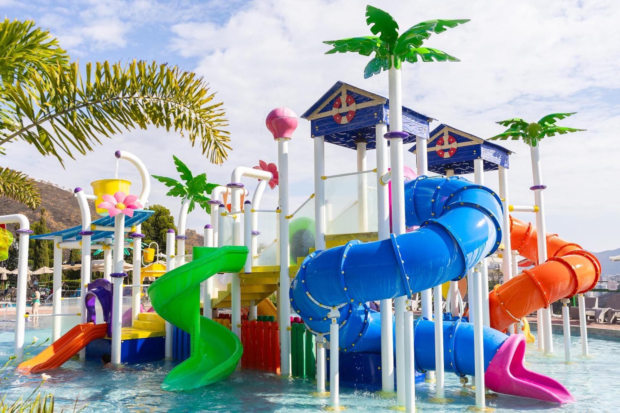 Golden Park All Inclusive Poços de Caldas Extérieur photo Splash Island