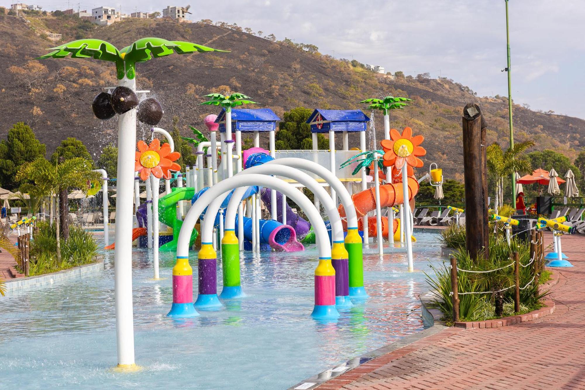 Golden Park All Inclusive Poços de Caldas Extérieur photo Splash Island
